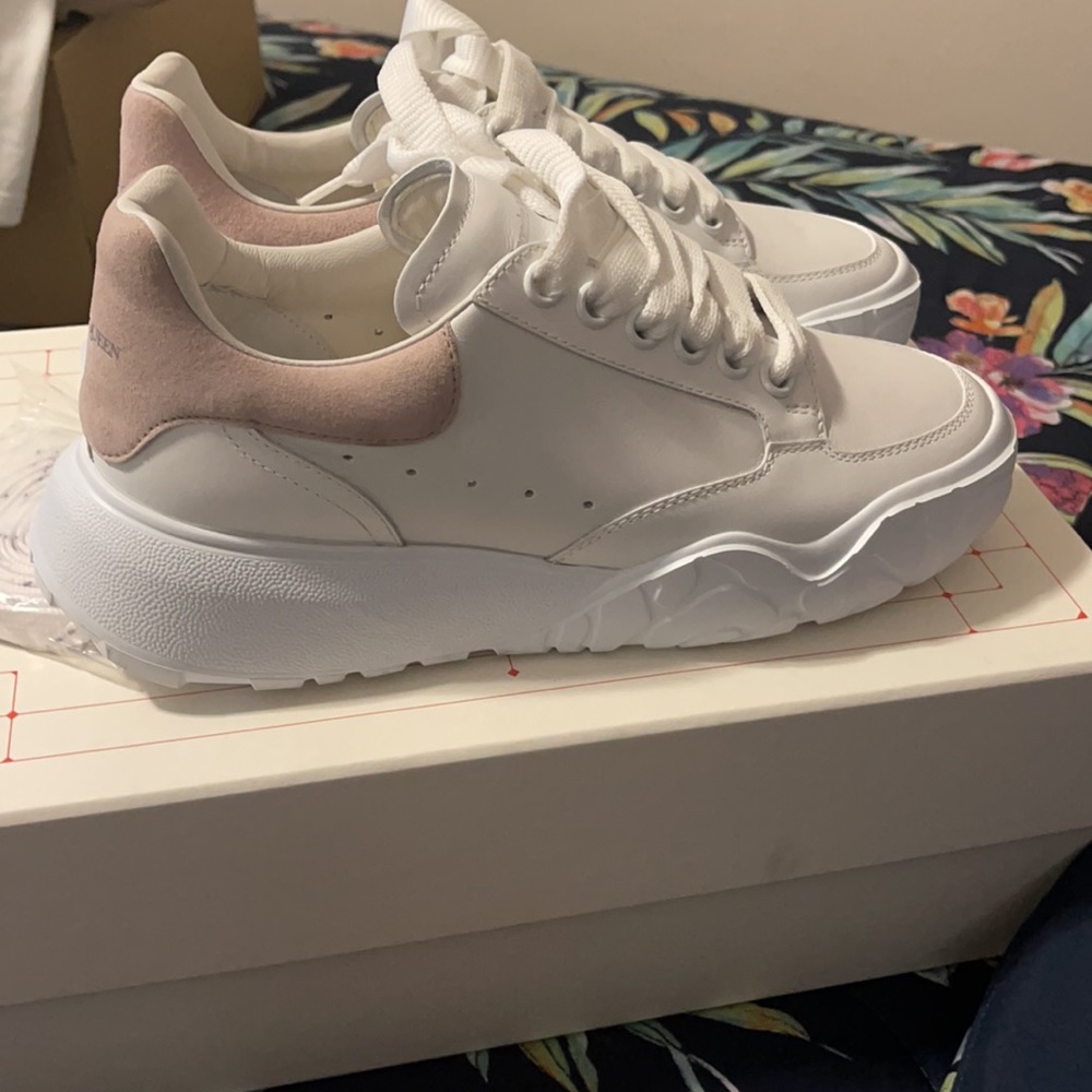 Oversized Court Sneakers - Picture 3 of 5